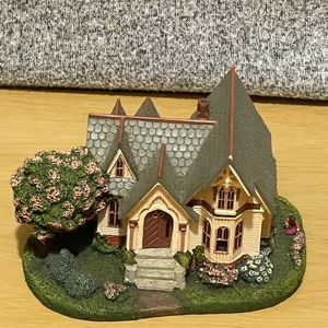 COPY - Victoria Grove Miniature Cottage House "Cherry Blossom Cottage" Sculptur…